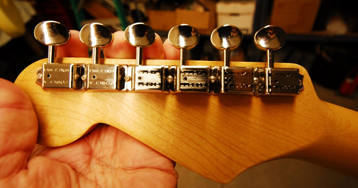 Custom Stratocaster Installed Tuning Machines