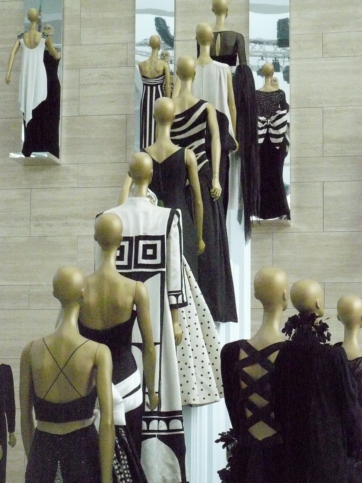 [P1020102.JPG]