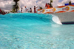 PISCINA DE ONDAS BOAS