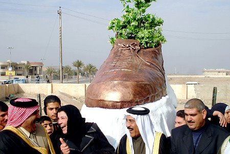 [alg_bronzeshoe.jpg]