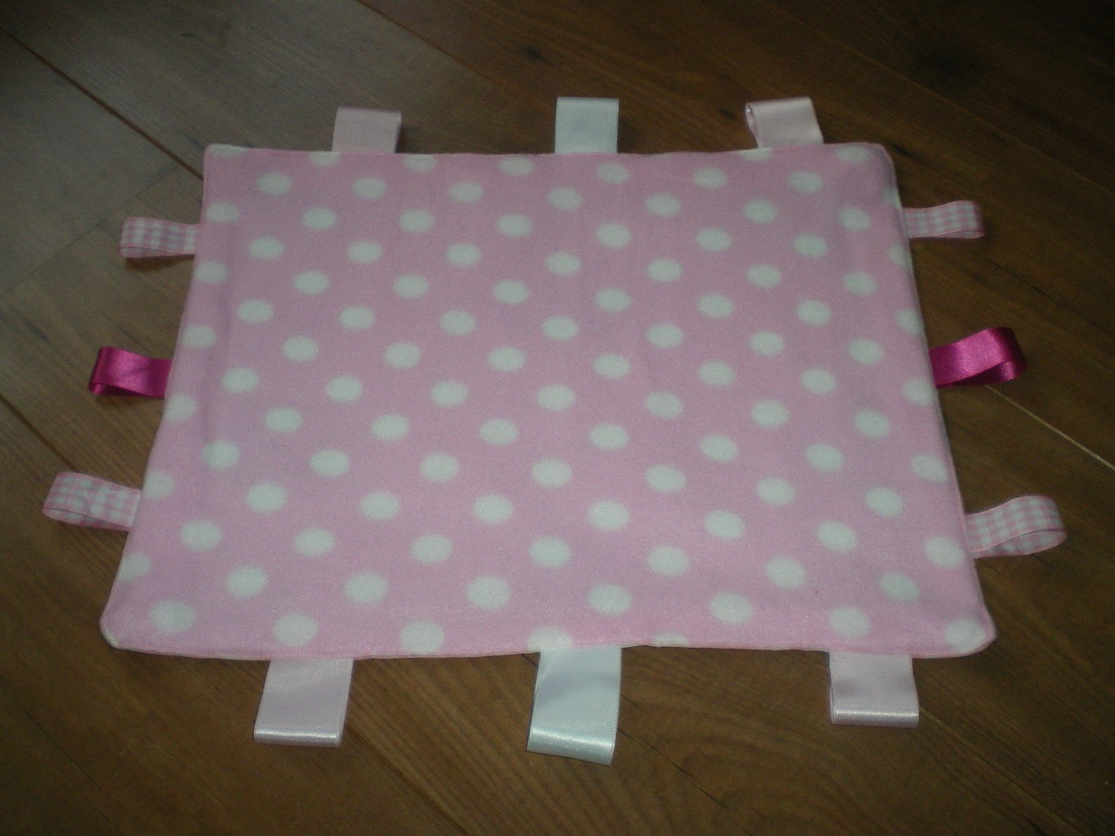 scratchy cat crafter Simple Taggie blanket