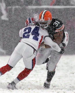 Jamal Lewis powers the Browns to a snowy win over the Bills