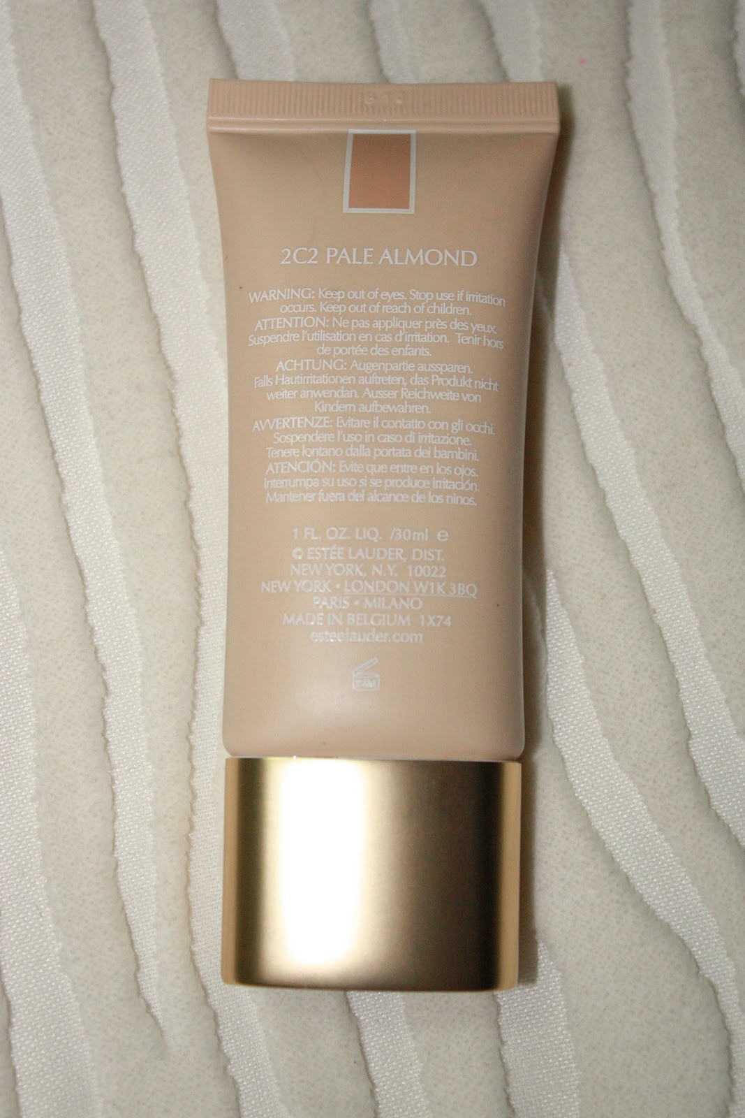 Micôte Store Estee Lauder Ideal Matte Foundation. Color 2C2 Pale Almond