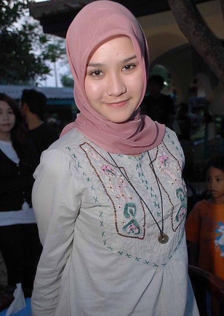 Zaskia Adya Mecca tanpa jilbab