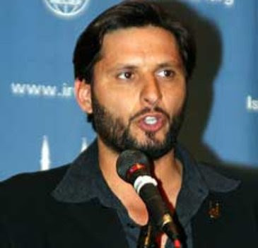 Shahid Afridi Shirtless