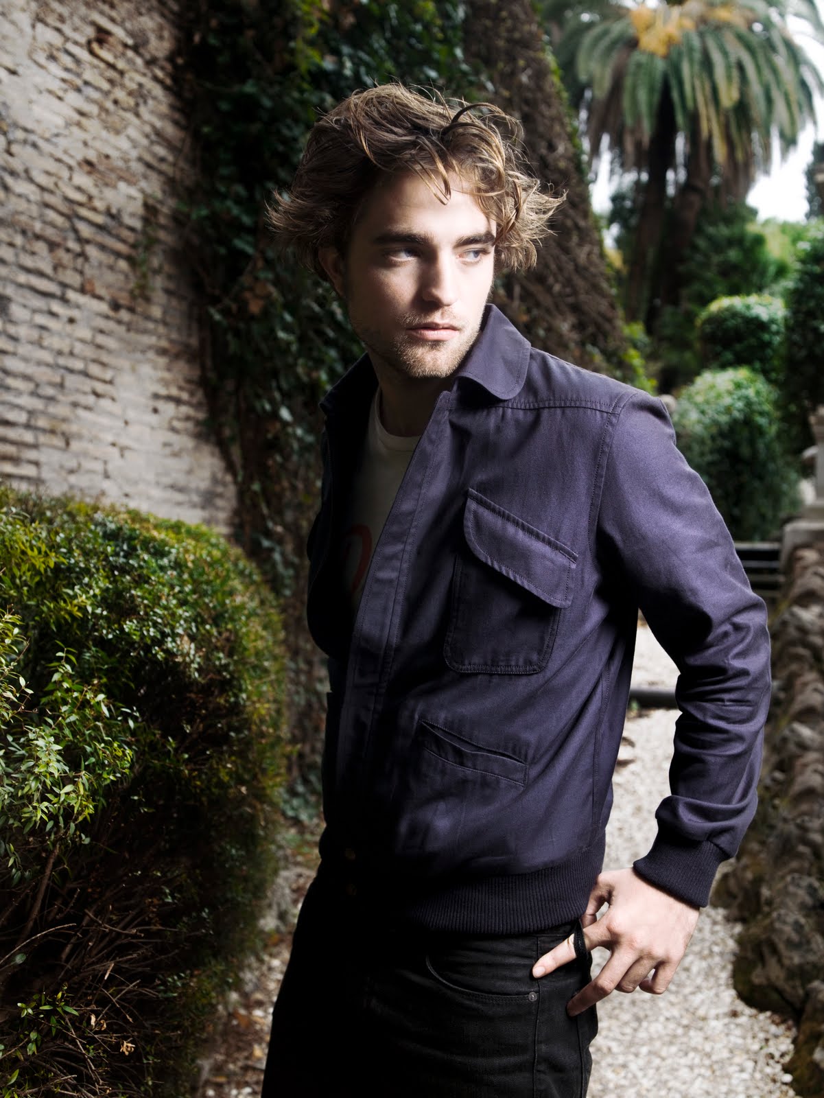 Pattinson Ladies: 3 Old Rob's Outtakes now in UHQ1201 x 1600