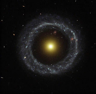 The Hoag’s Object - 10 Galaksi Paling Indah Di Alam Semesta - Simbya