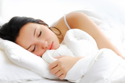 Seorang perempuan sedang tertidur, dan mungkin sedang bermimpi indah...(mungkin:)) - 10 Fakta Ilmiah Tentang Mimpi - Simbya