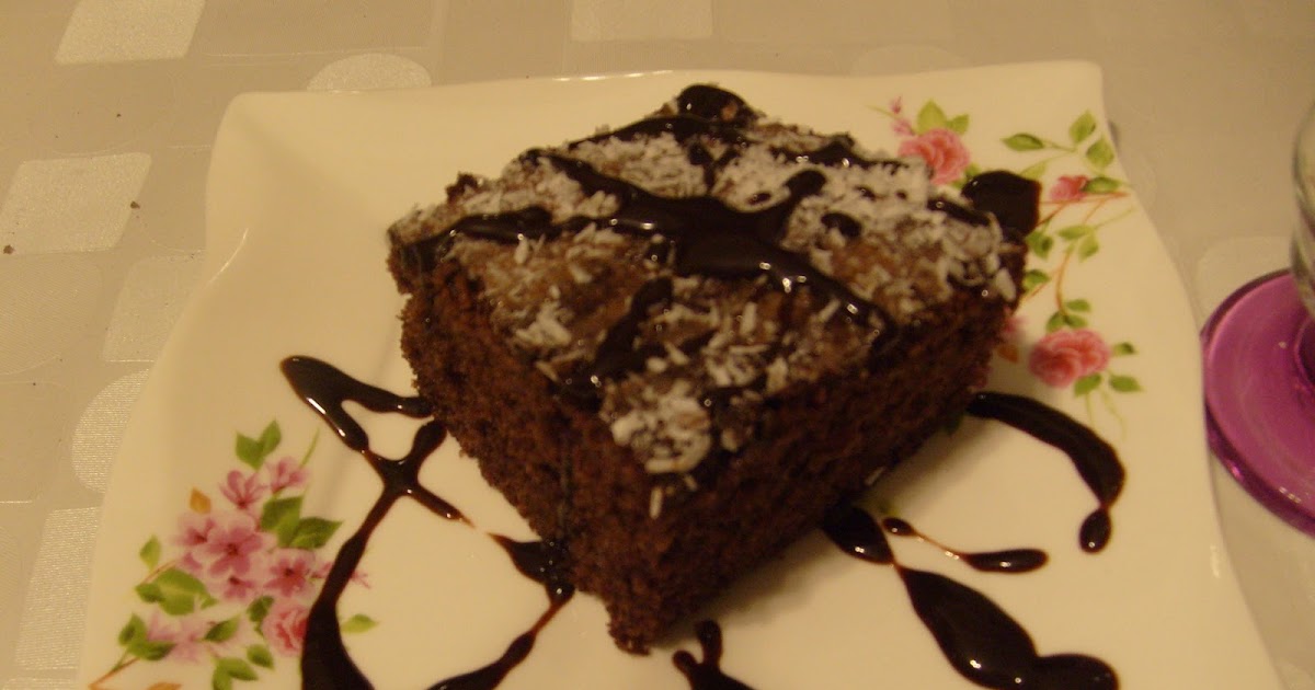 Mutfakta Naz Çikolata Soslu Kek