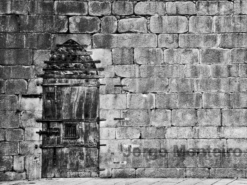 [Porta+da+prisão+da+torre.jpg]