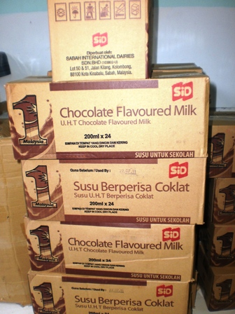 EYFAaliasstory ©: Rindu nak minum air kotak susu RMT!