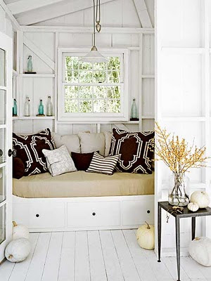 corner sofa with white color