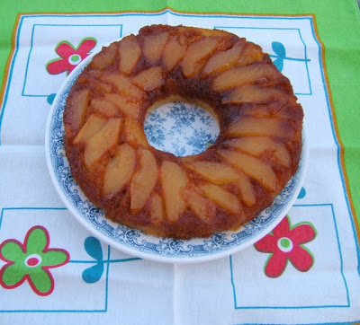 Bizcocho de peras con caramelo