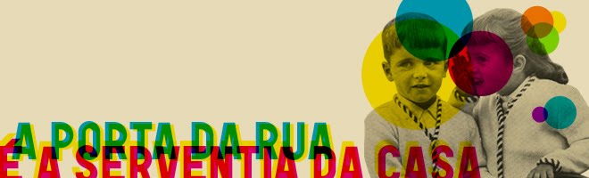 a porta da rua é a serventia da casa