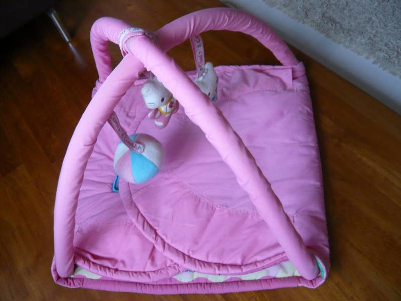 [combi+hellokitty+playmat.jpeg]