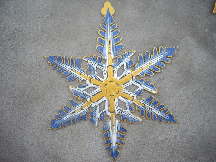 SNOWFLAKE-STAR--COLORFULLY DESIGNED AND BRILLIANTLY HAND PAINTED  IN BALI, WAYANG-KULIT STYLE