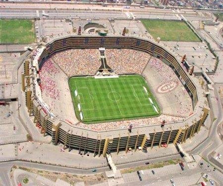 [estadio_-_universitario.jpg]