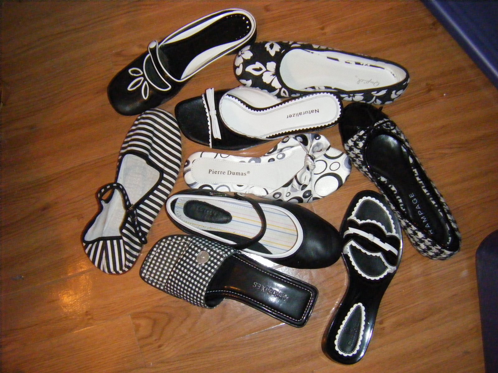 [shoes+9-11-08+012.JPG]