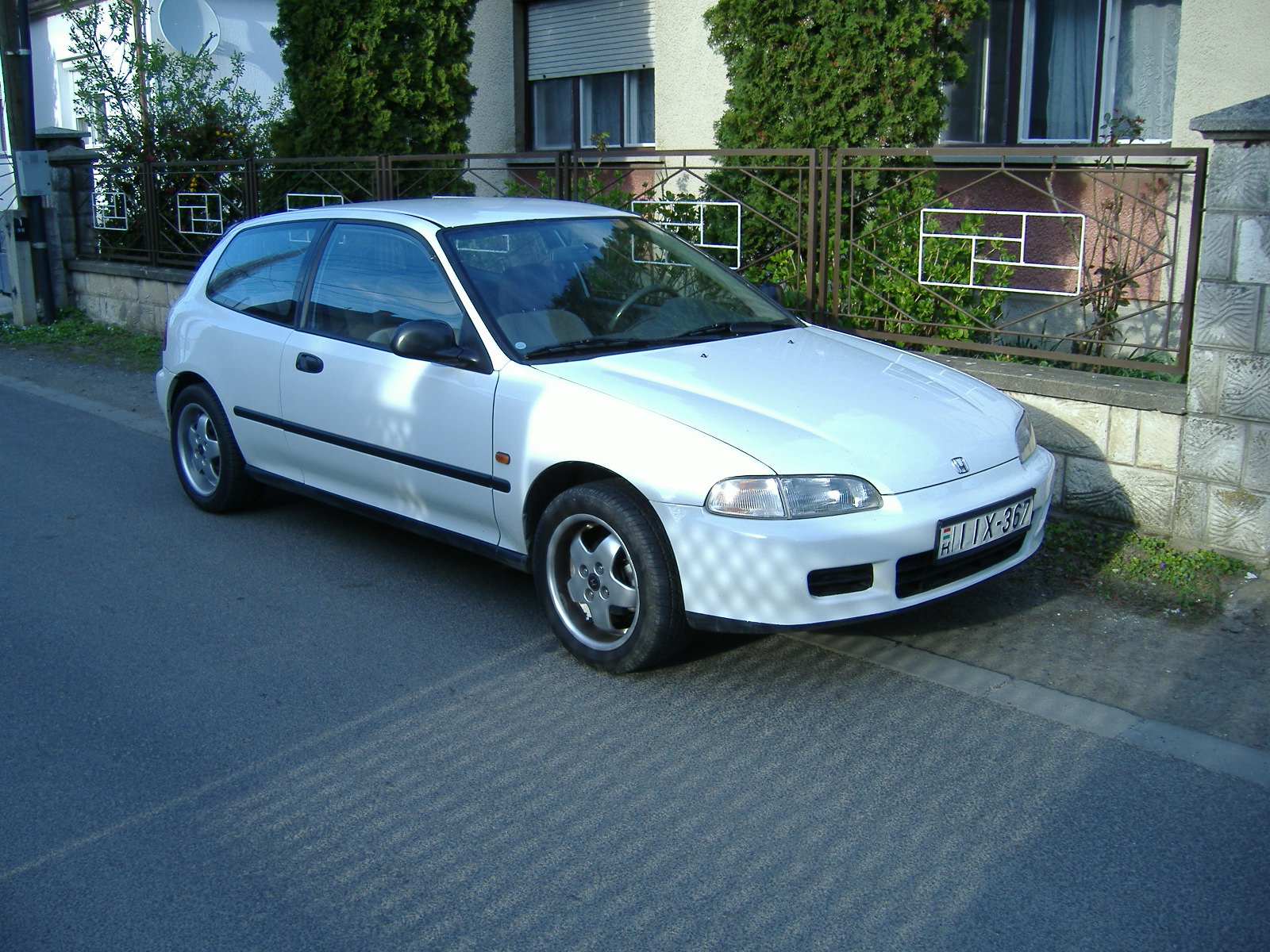 [2006_0417Image0034.JPG]