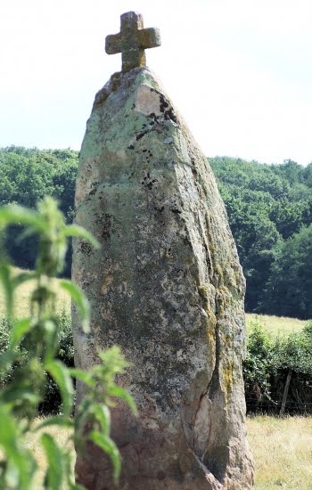 Dolmeny byly fallicznymi symbolami Sziwy