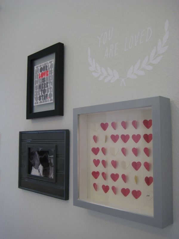 I can totally make that DIY Hearts picture frame art and bedroom nook