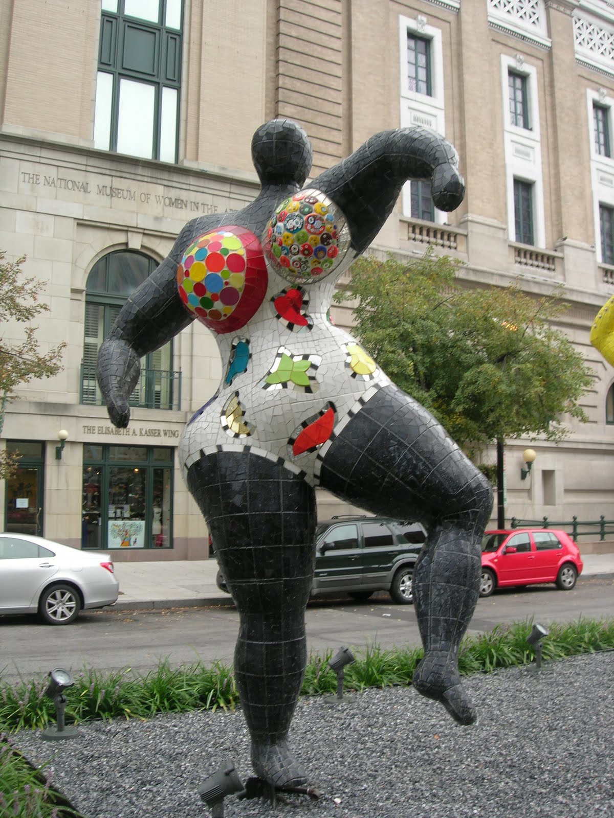Wendy's Wonderings and Wanderings: Niki de Saint Phalle sculpture