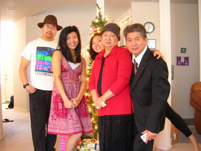 [Christmas+2007.JPG]