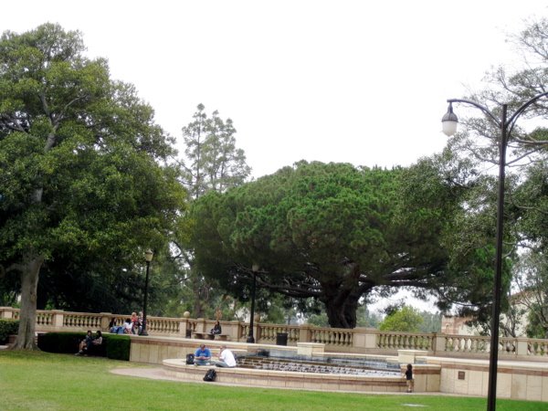 [Another+fountain.JPG]