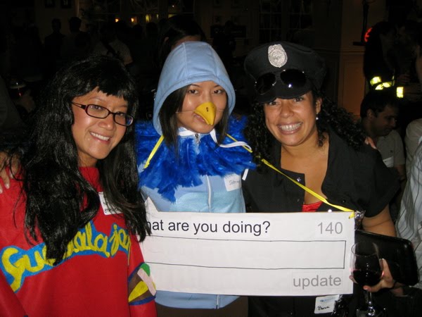 [Ugly+Betty,+Twitter,+police.JPG]