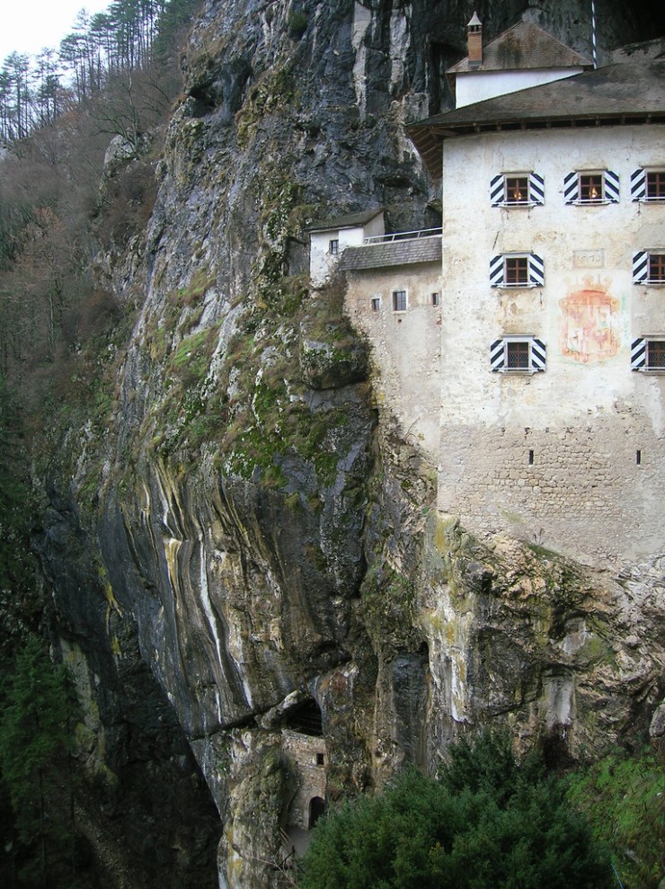 [cave_castle_slovenia_27.jpg]