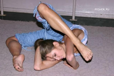 Flexible Girls 36 Worlds Most Flexible Girls Pictures Seen on www.VyperLook.com
