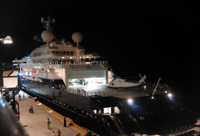 largest-yacht-octopus-17.jpg