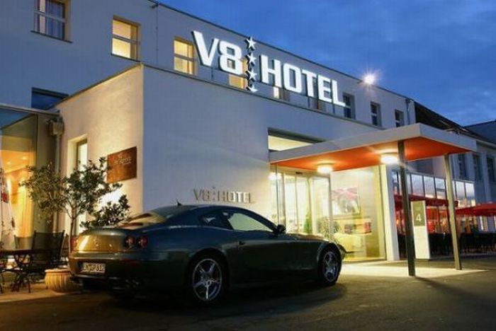 Really Cool Pics V8 Hotel In Stuttgart Germany