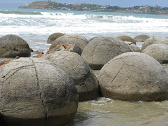 moeraki boulders