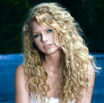 Taylor Swift Straight Hair