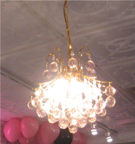 [shop+chandelier.jpg]