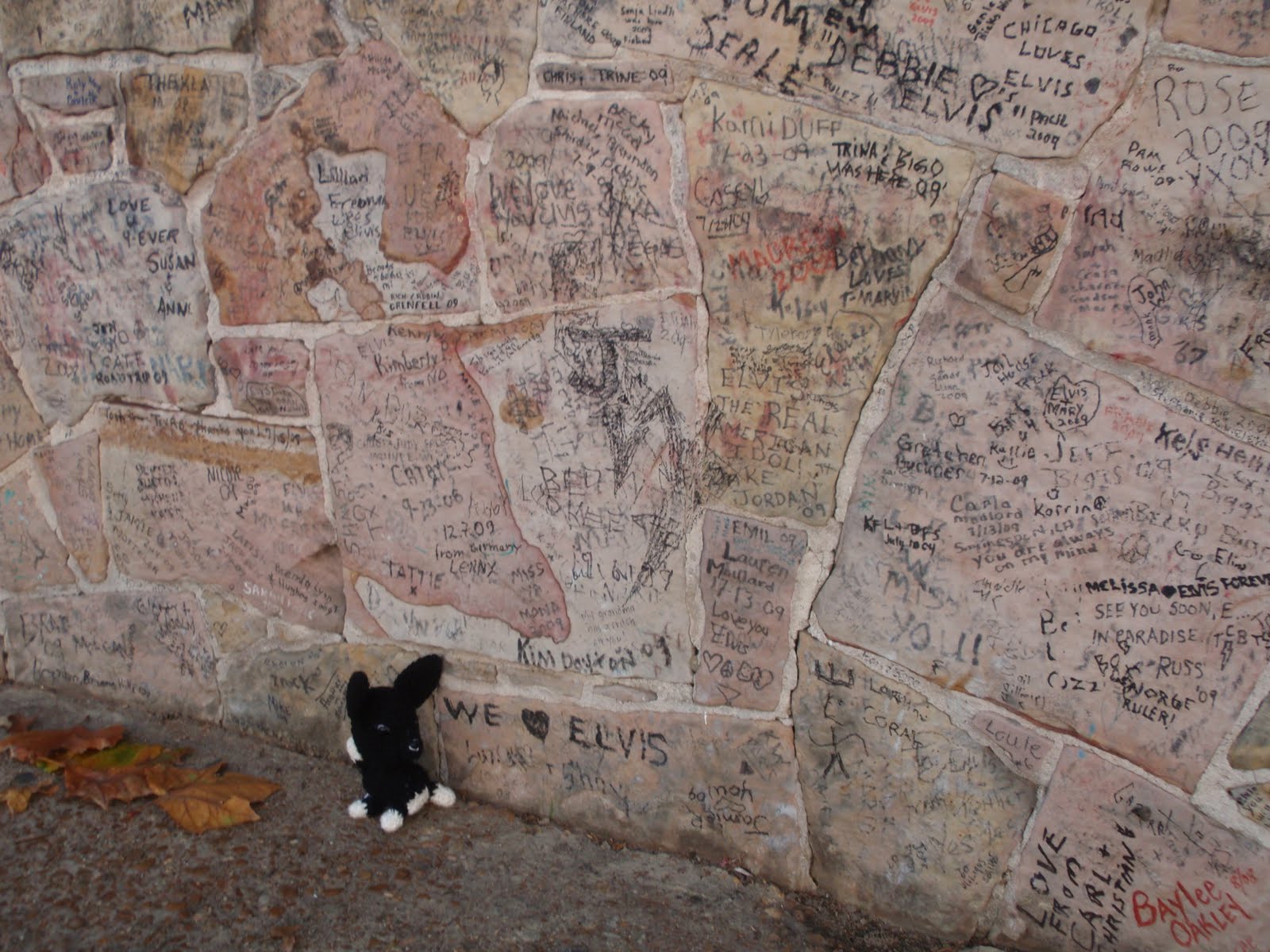 Perfectly Amusing Graceland . . . very interesting, Imitation Elsie