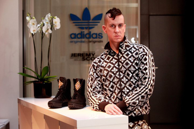 [jeremy-scott-2010-fall-winter-paris-1.jpg]