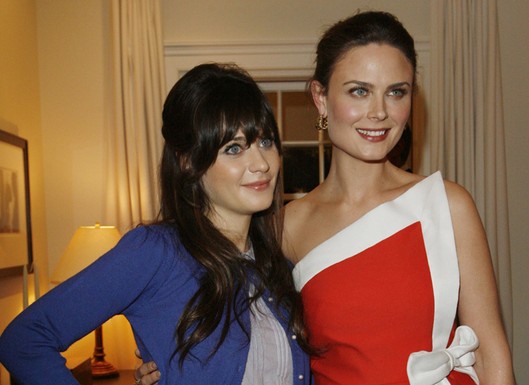 [deschanel-sisters.jpg]
