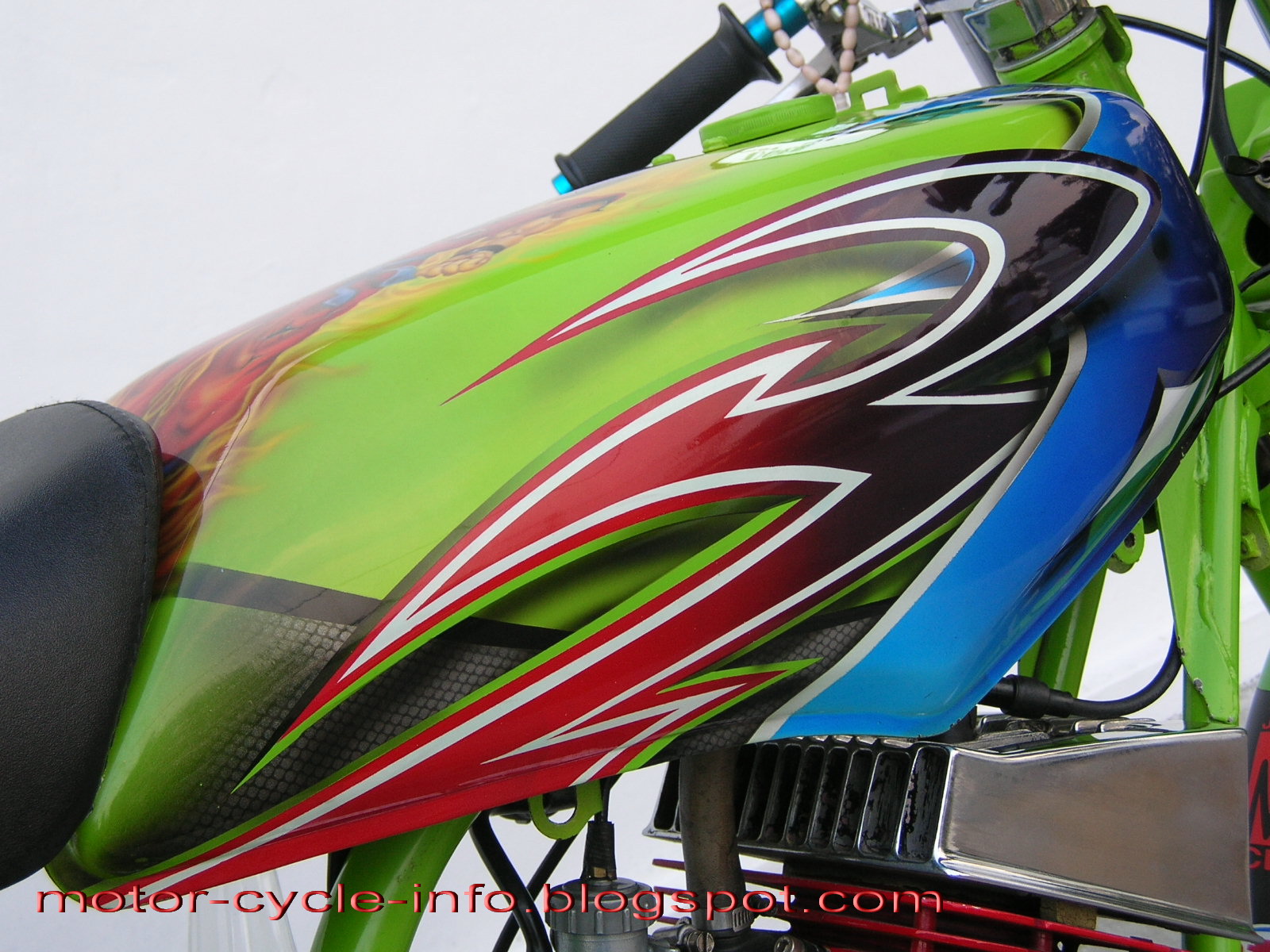 FREE MOTORCYCLE DESIGN Modifikasi Motor Rx King Extreme Airbrush