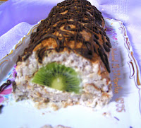 RULADA DE NUCA DE COCOS, TRANDAFIRI SI KIWI
