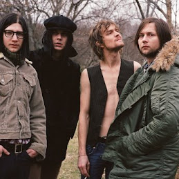 THE RACONTEURS