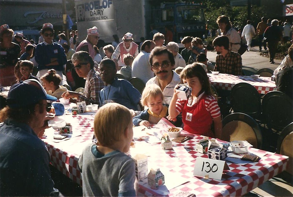 World's Longest Breakfast Table