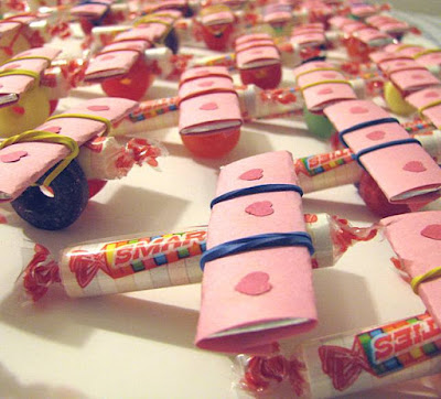 Valentine Craft Ideas on 50  Candy Airplanes Ready To Deliver A Sweet Valentine To Class Mates