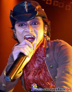 Foto Andi Rif saat konser Foto Andi Rif saat konser