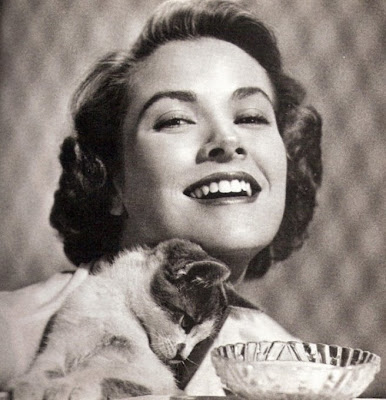 Grace-Kelly-1950s-Hollywood-Cats-via-Photofest.jpg