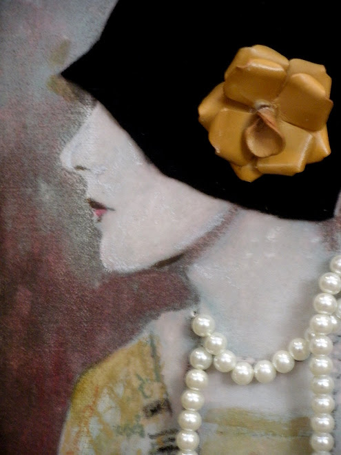 detail of Tres Jolie