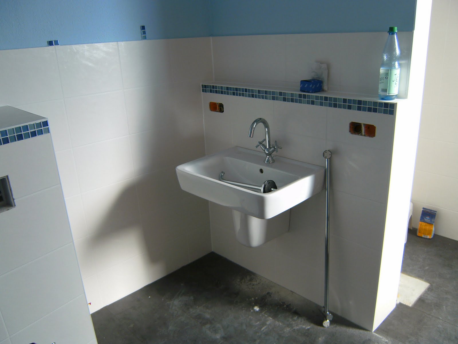 (H)AUSBAU: Badkeramik & Armaturen