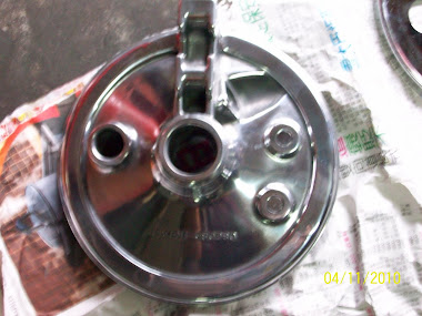 px150 front whell hub cower