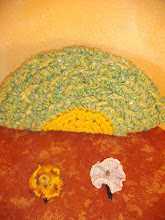 Pochete verde / amarelo - Flores em crochet p cabelo